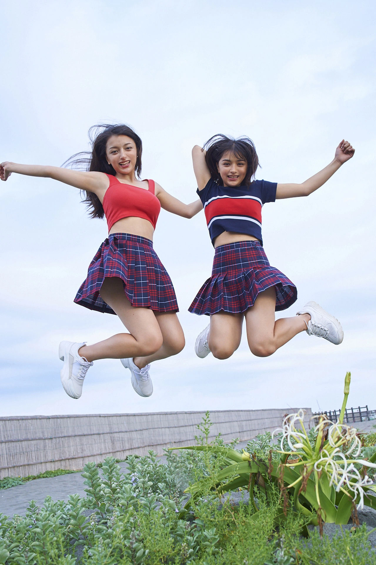 Erika エリカ, Marina マリナ, ヤンマガデジタル写真 「Eri－Mari エリマリ姉妹」 Set.02