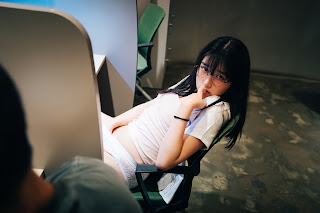 [Loozy] Sonson (손손) – Reading Room