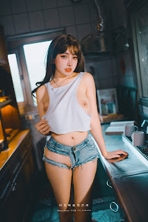 Coser@慕慕Momo – 新婚後不斷誘惑我的妻子