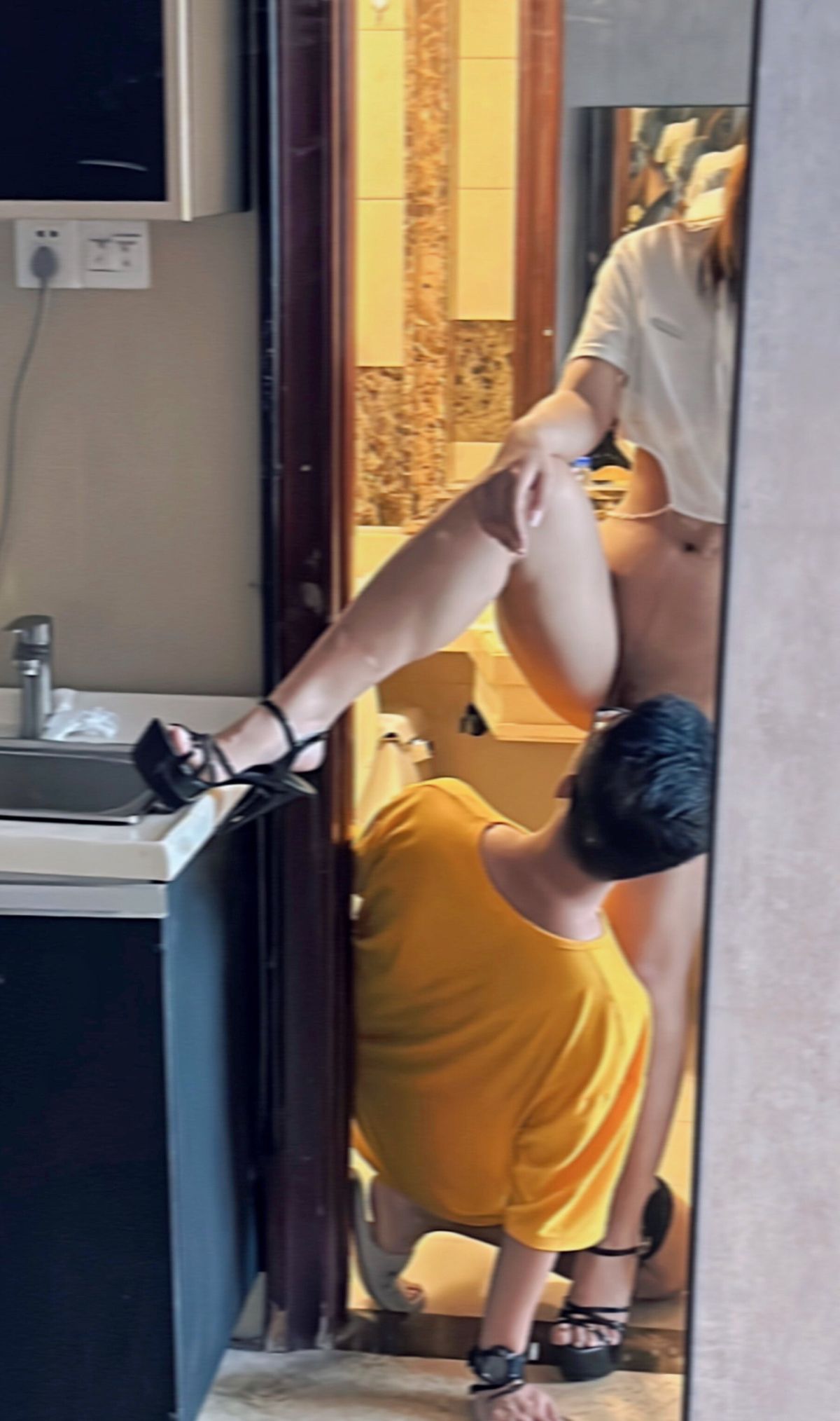 Queenie And Ai Lun 艾伦 And Shen Mi Ren 神秘人 – 极品唯美情色网红摄影 尺度诱惑私拍 Part05 (61P)