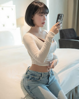 Kang In-kyung (강인경) – White T-Shirt and Jeans Concept