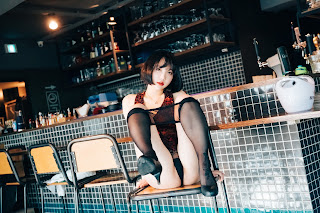 [Loozy] Son Ye-Eun (손예은) – Tainted Love Bar