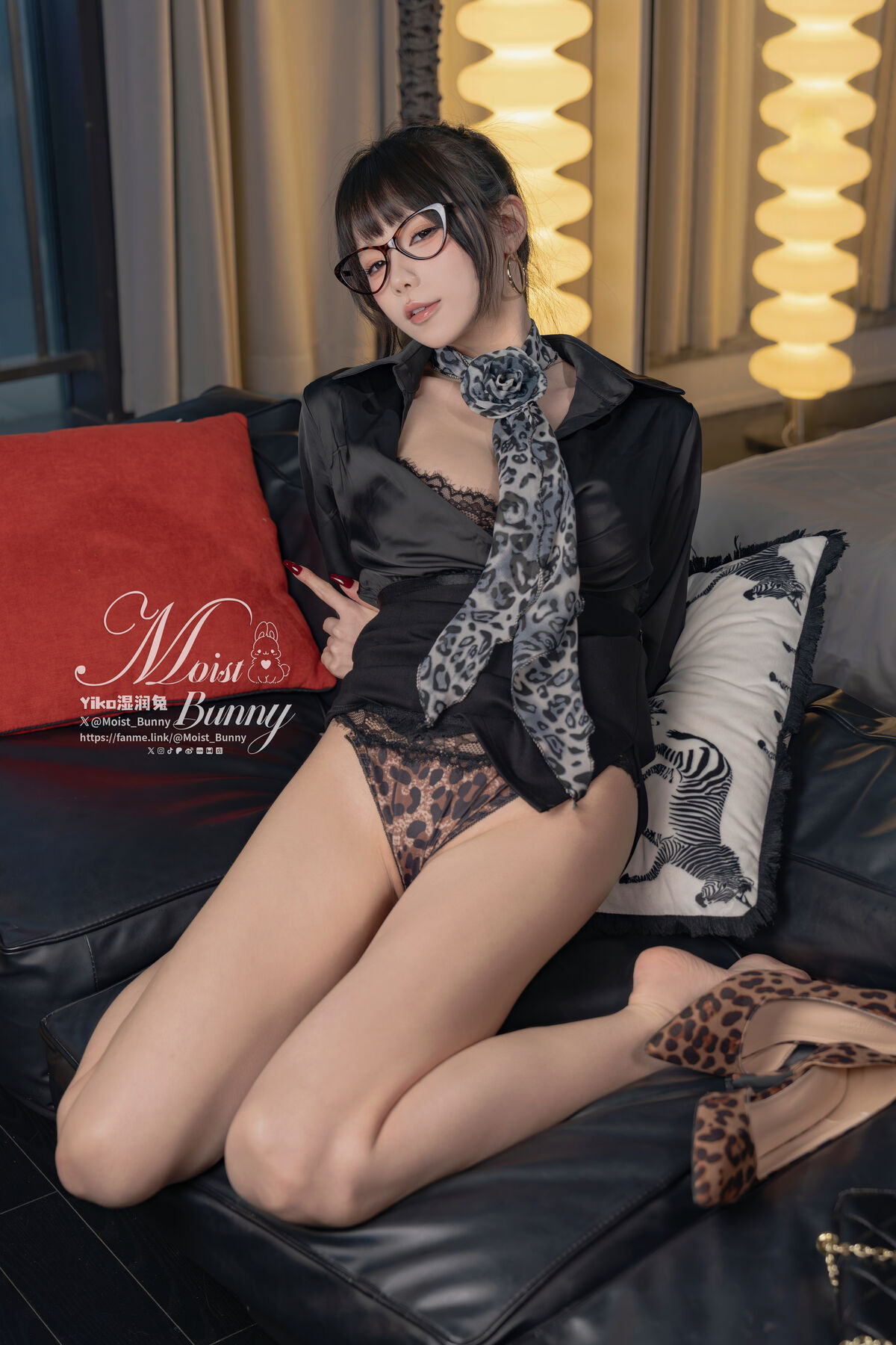 Coser@黏黏团子兔 – 04月作品 总裁攻略 Buttons Part02 (72P)