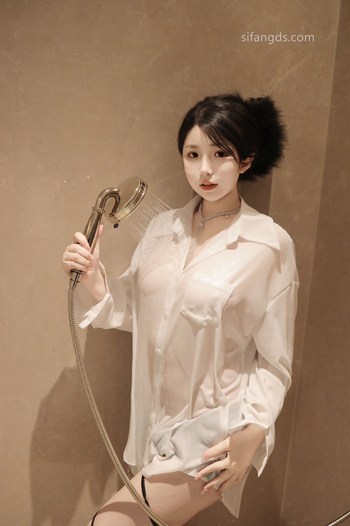XR Uncensored Chen Xiao Hua 陈小花 – R18 秀人网模特 浴室中的激情 Part01 (47P – 8V)