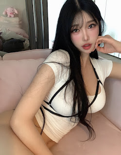 [Moon Night Snap] Yunjin – Peek at The Younger Sister Next Door