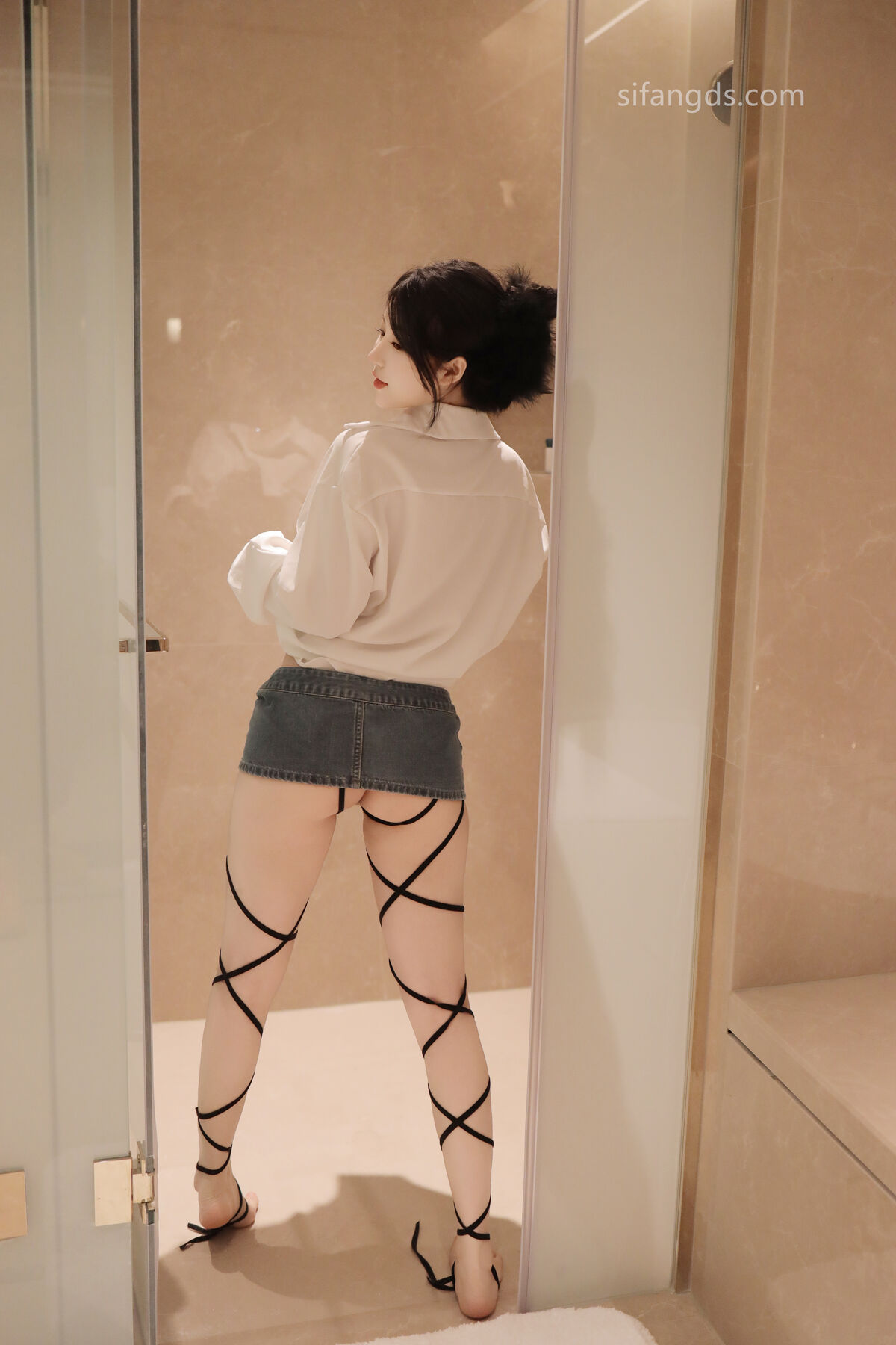 XR Uncensored Chen Xiao Hua 陈小花 – R18 秀人网模特 浴室中的激情 Part01 (47P – 8V)