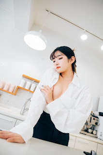 [Loozy] Sonson (손손) – Nude Apron