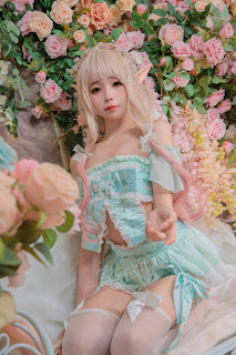 Coser@黏黏团子兔 – 豌豆公主的秘密花房