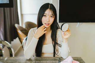 [Moon Night Snap] Yunjin – Honey Peach Hocance’ Digital Photobook