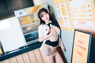 [Loozy] Son Ye-Eun (손예은) – Ticket Girl
