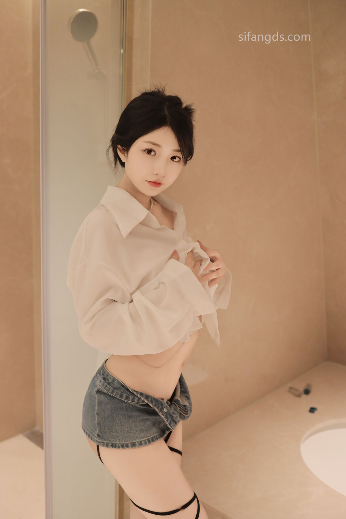 XR Uncensored Chen Xiao Hua 陈小花 – R18 秀人网模特 浴室中的激情 Part01 (47P – 8V)