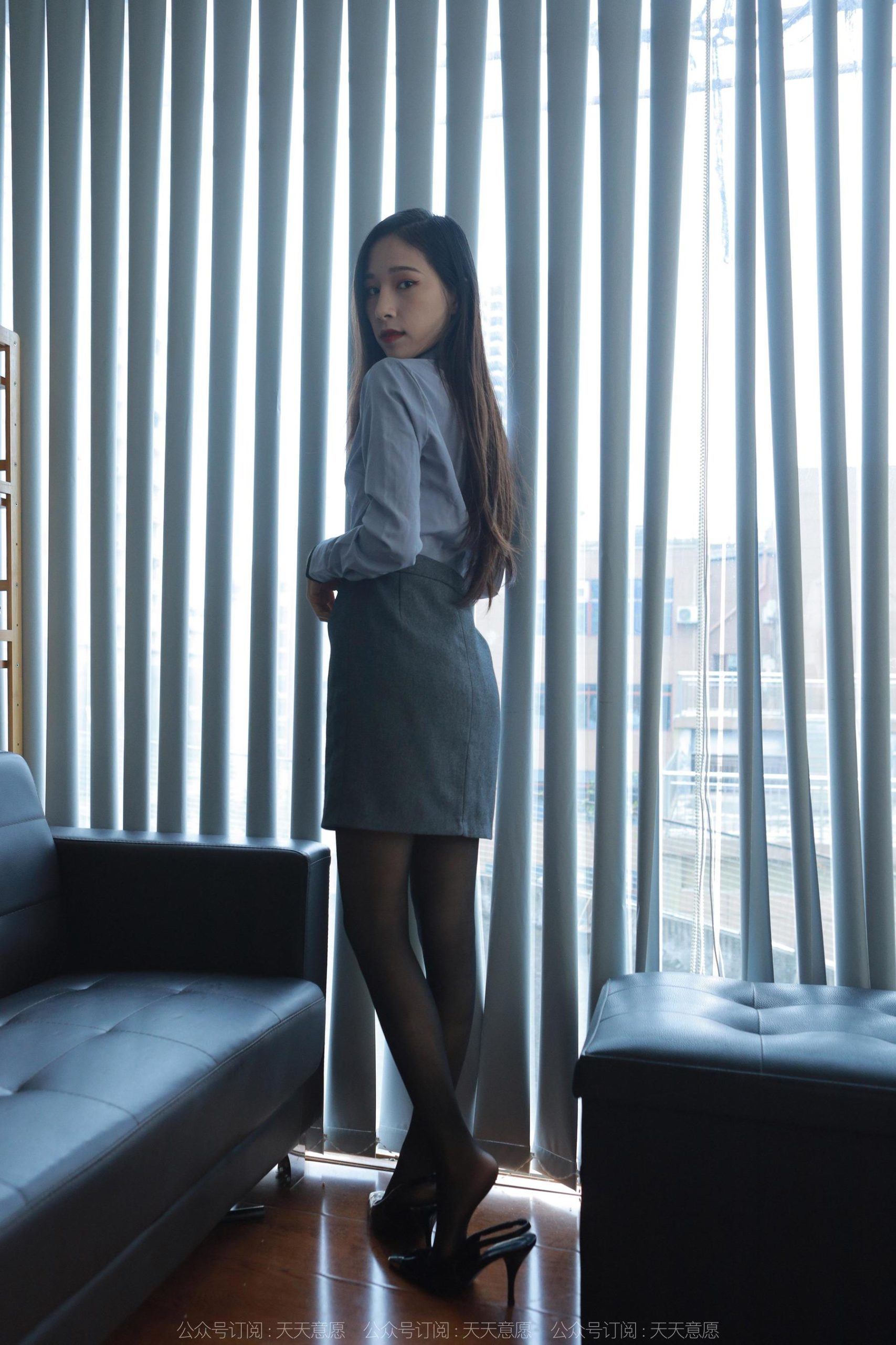 IESS异思趣向 - 模特：美子 《嘿丝灰裙》