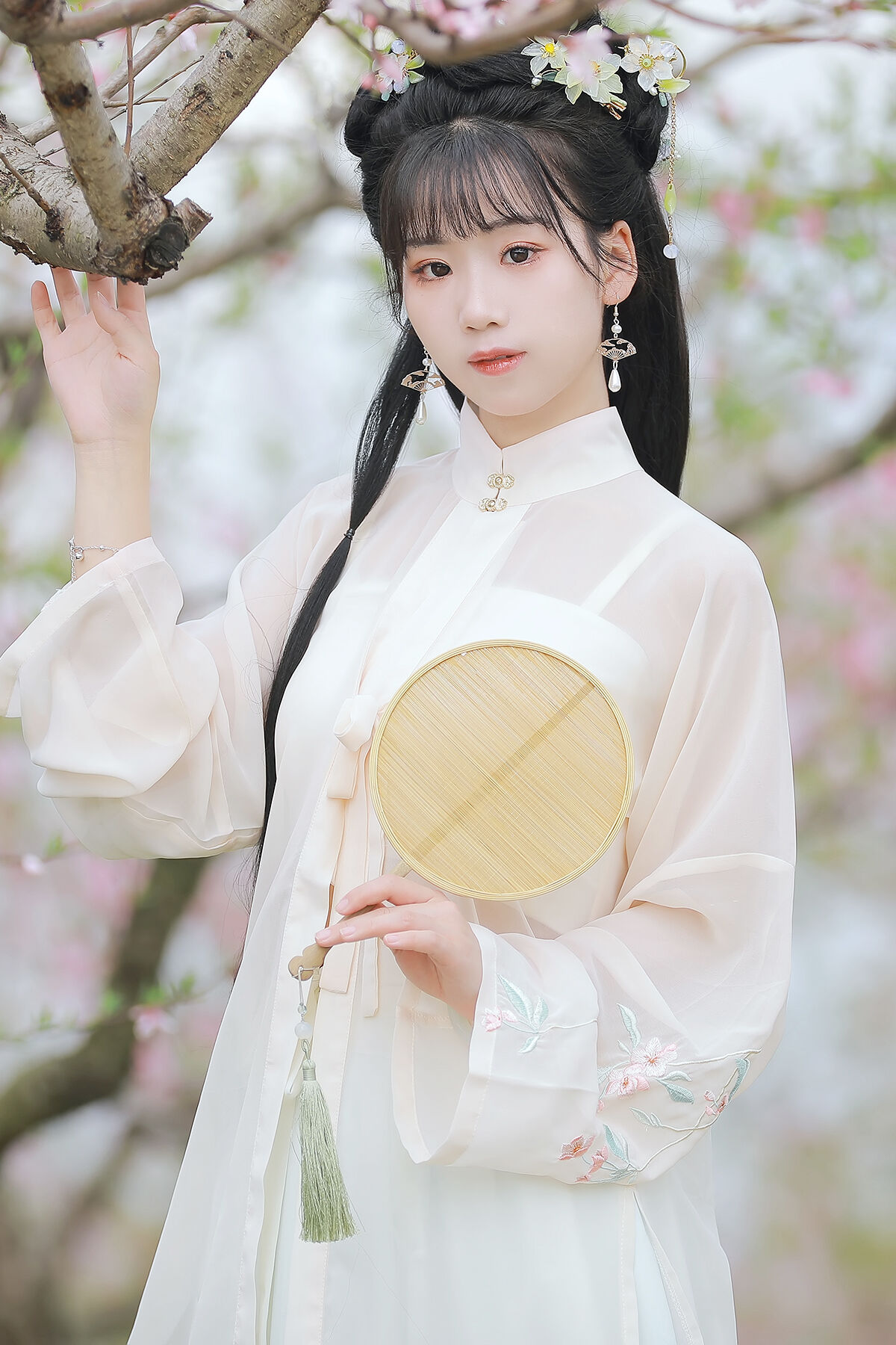 YiTuYu艺图语 Vol.8461 周周Ay (23P)