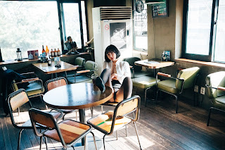 [Loozy] Son Ye-Eun (손예은) – Tainted Love Bar