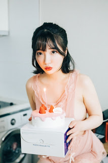 [Loozy] Son Ye-Eun (손예은) – Happy Birthday (+S.Ver)