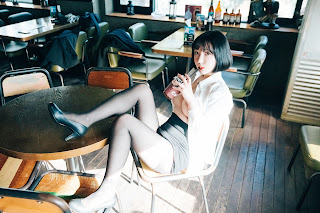 [Loozy] Son Ye-Eun (손예은) – Tainted Love Bar