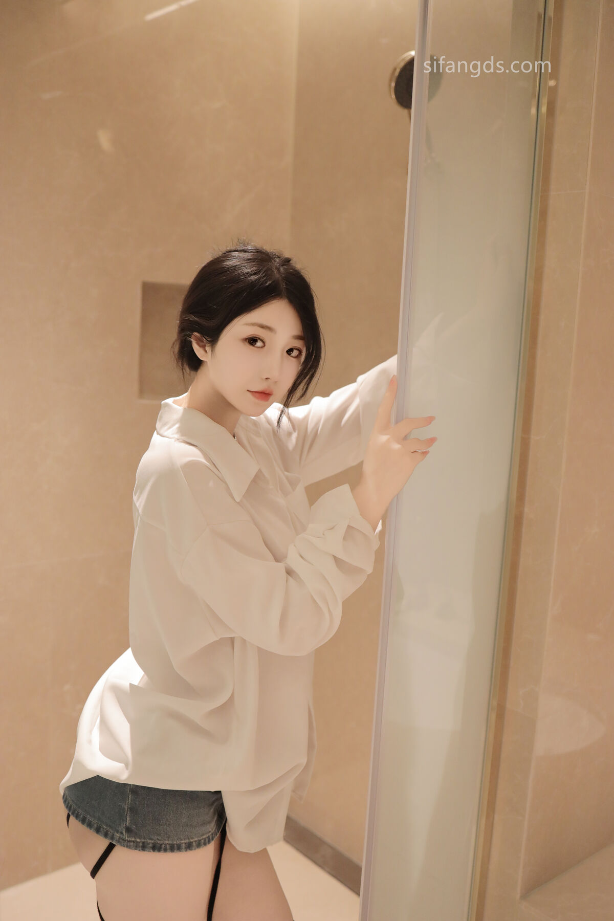 XR Uncensored Chen Xiao Hua 陈小花 – R18 秀人网模特 浴室中的激情 Part01 (47P – 8V)