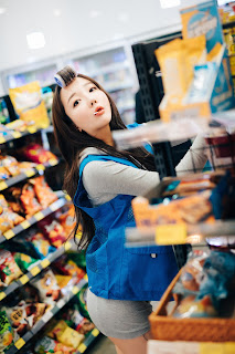 [Loozy] Son Ye-Eun (손예은) – CS Part Timer