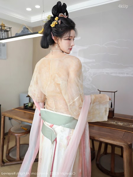 XIUREN No.10645 梨霜儿