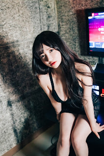 [Loozy] Son Ye-Eun (손예은) – Player (S.ver)