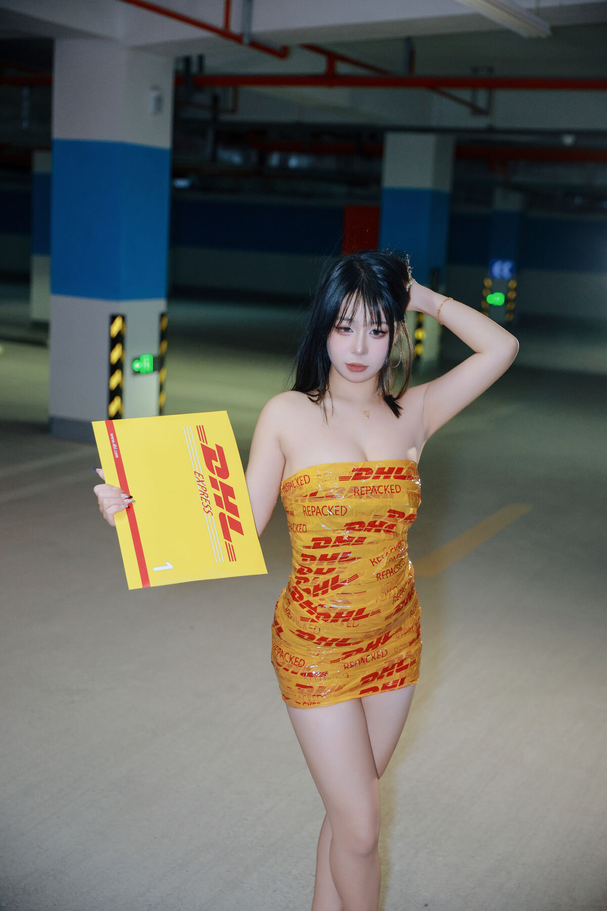 YiTuYu艺图语 Vol.8494 王哪跑 (28P)