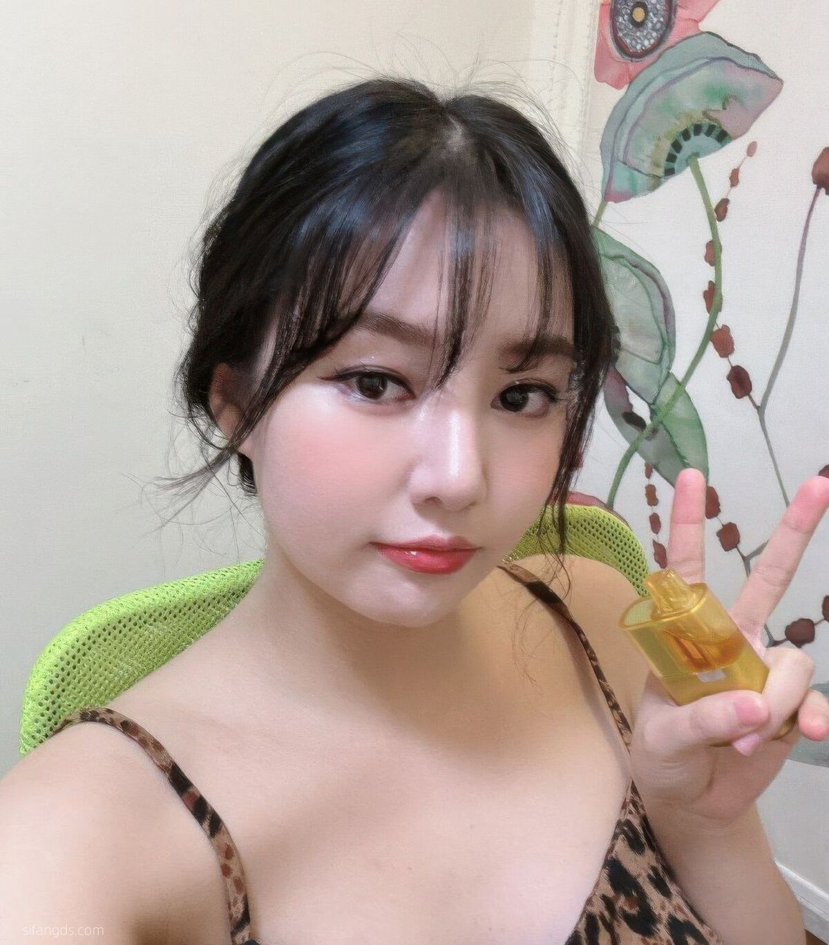 Sha Le Mei Xiao Cang Lao Shi 莎乐美小苍老师 – 网红外围 最新私密群门槛福利 Part04 (61P)