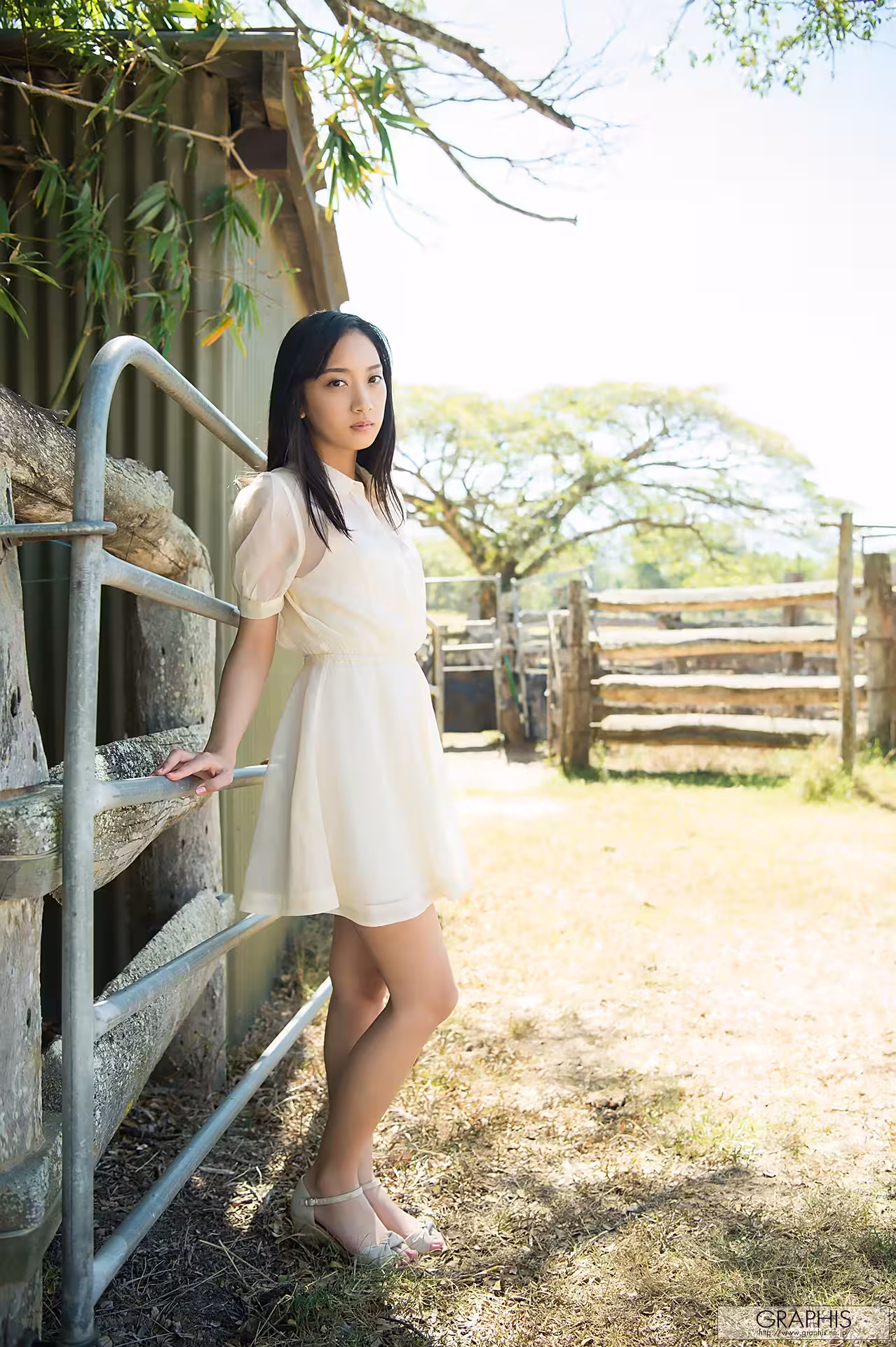 [辻本杏] 曲線大解放 誘惑力滿點無法抗拒 (28 Photos)