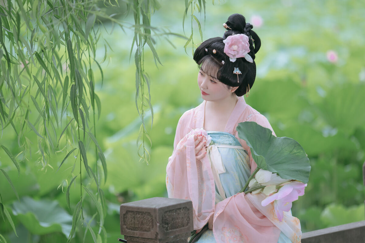 YiTuYu艺图语 Vol.8519 子小浔 (29P)