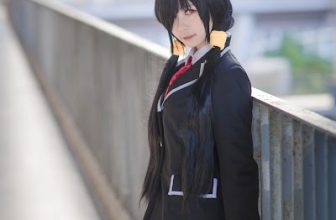 Coser@白金Saki 制服黑丝