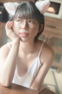 [PINK] U.Hwa (은유화) – My Cat