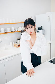 [Loozy] Sonson (손손) – Nude Apron