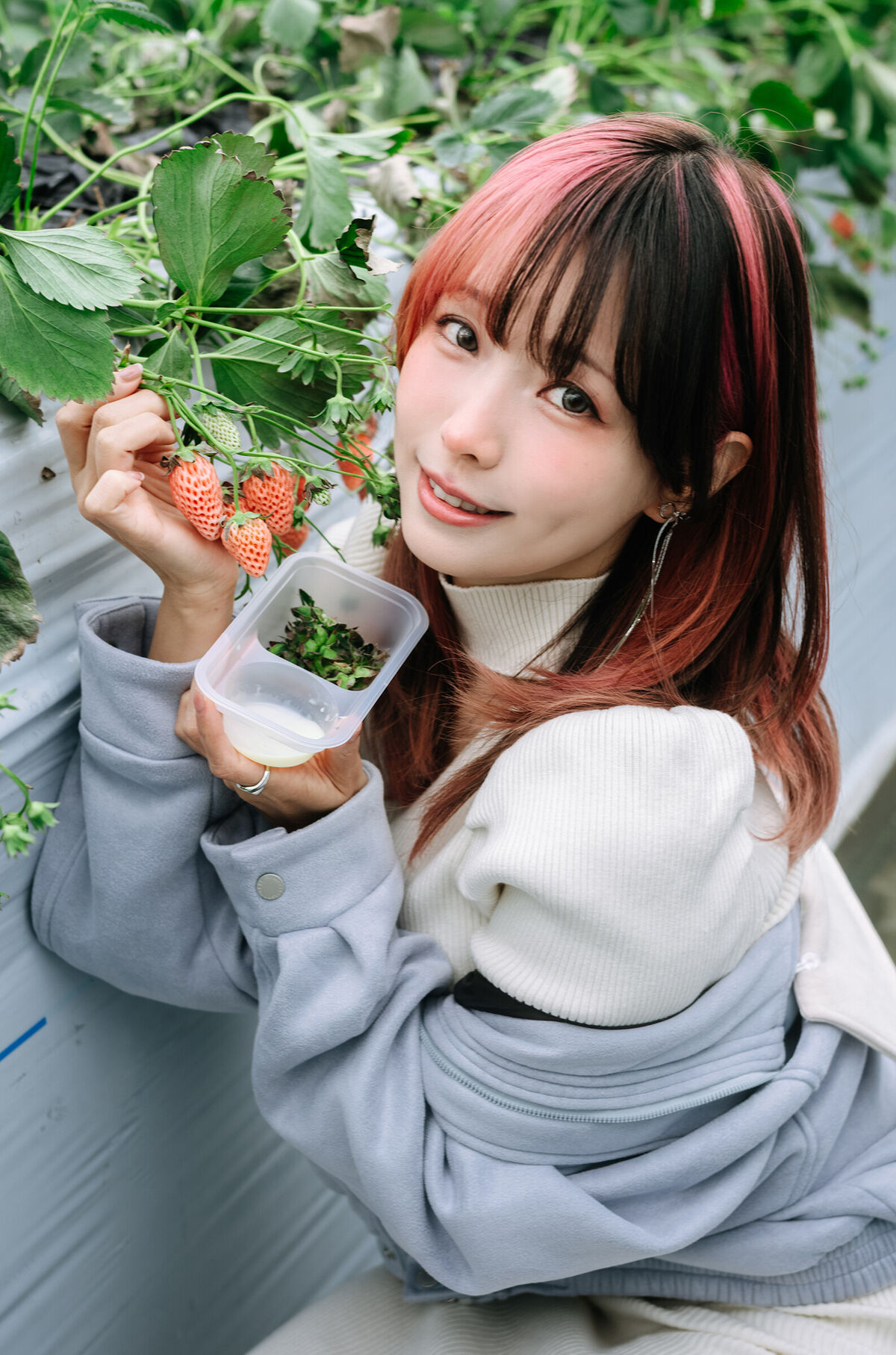 Coser@Ely_eee ElyEE子 – Strawberry Picking Date (35P – 2V)