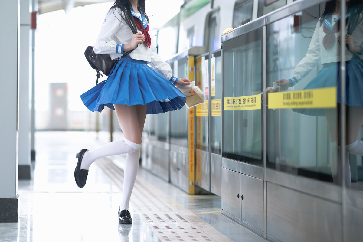 Coser@桜桃喵 – 地铁JK (34P)