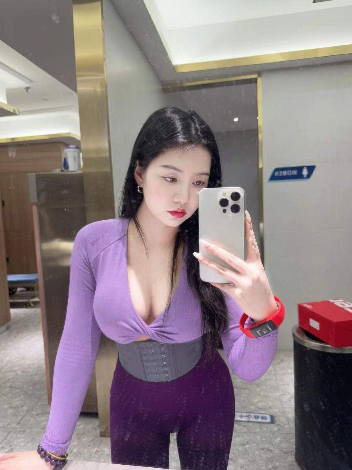 Sha Le Mei Xiao Cang Lao Shi 莎乐美小苍老师 – 网红外围 最新私密群门槛福利 Part01 (61P – 28V)