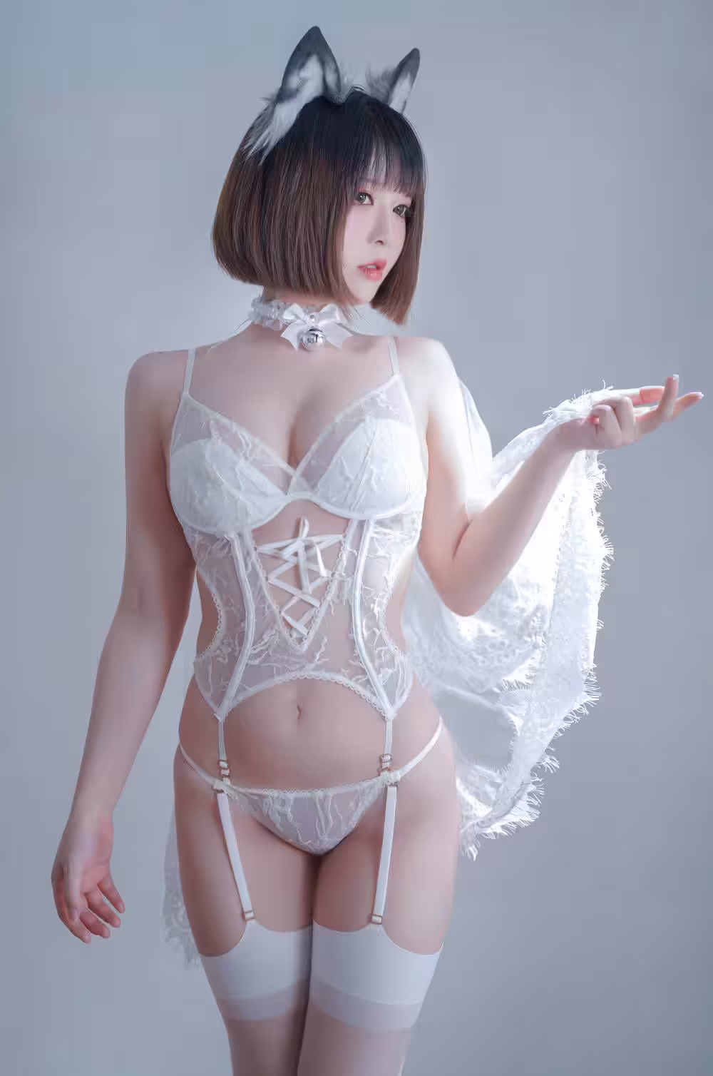 人氣Coser不呆貓OL頂頭上司主題性感OL制服露白色內衣配超薄黑絲秀曼妙身姿誘惑寫真91P-02