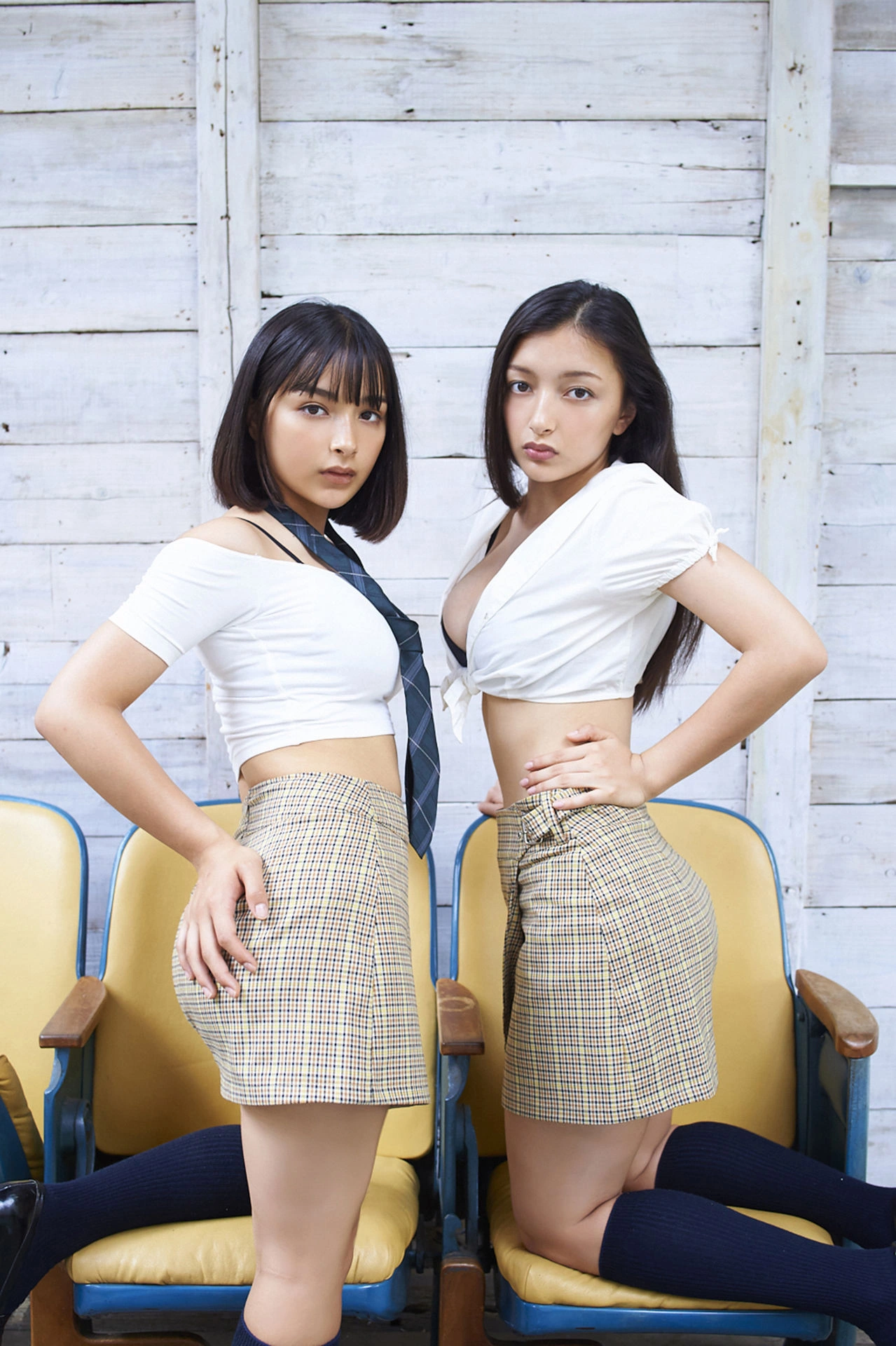 Erika エリカ, Marina マリナ, ヤンマガデジタル写真 「Eri－Mari エリマリ姉妹」 Set.01
