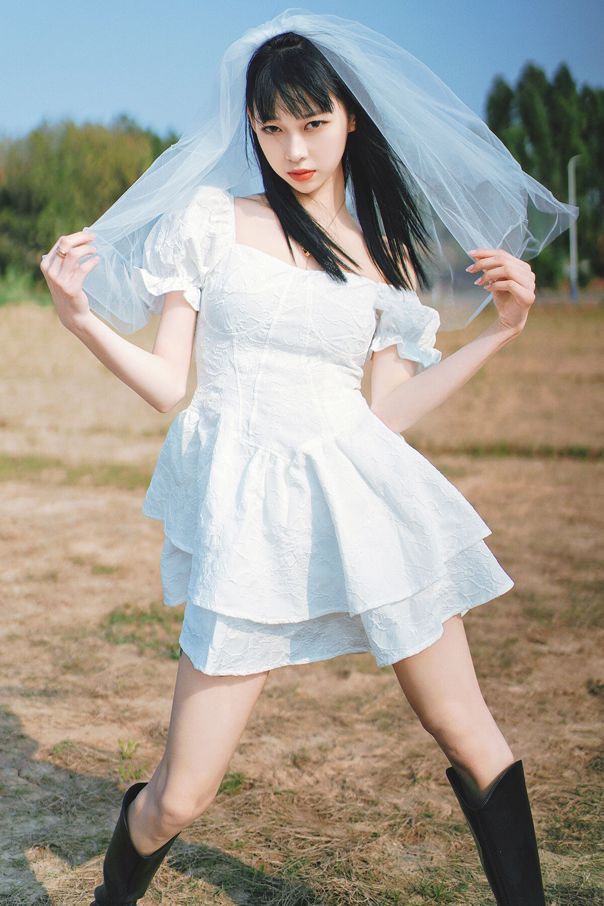YiTuYu艺图语 Vol.8075 大何 (27P)