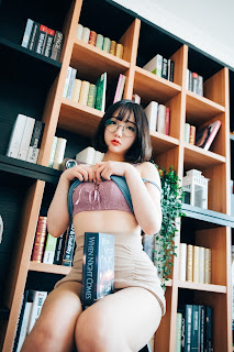 [Loozy] Son Ye-Eun (손예은) – Librarian Girl