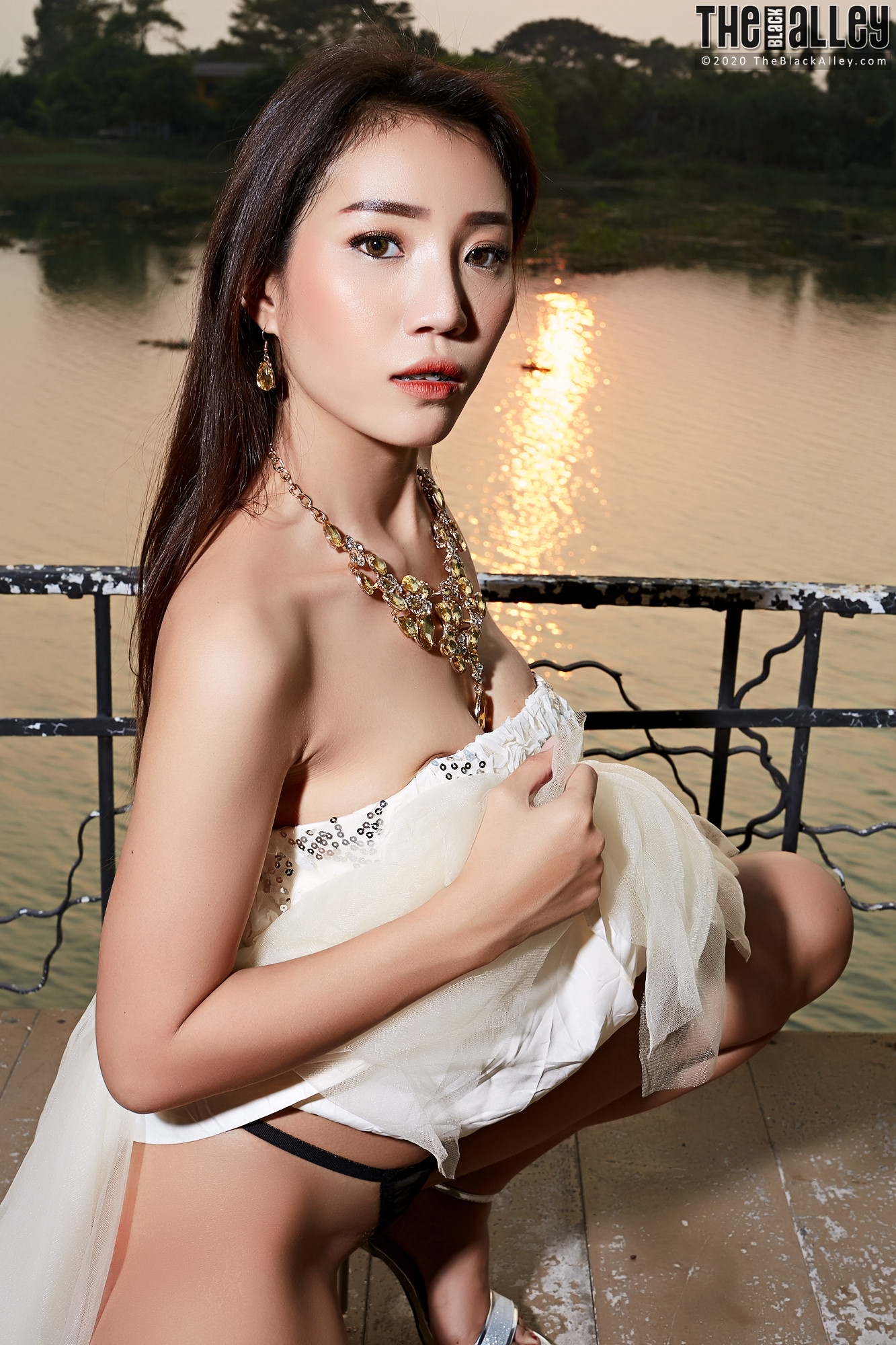 Farin The Black Alley Photobook Set.08