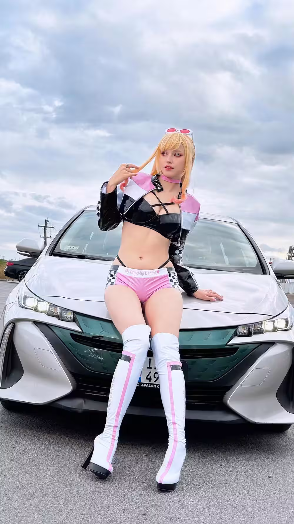 Shirogane-Sama – Race Queen Marin