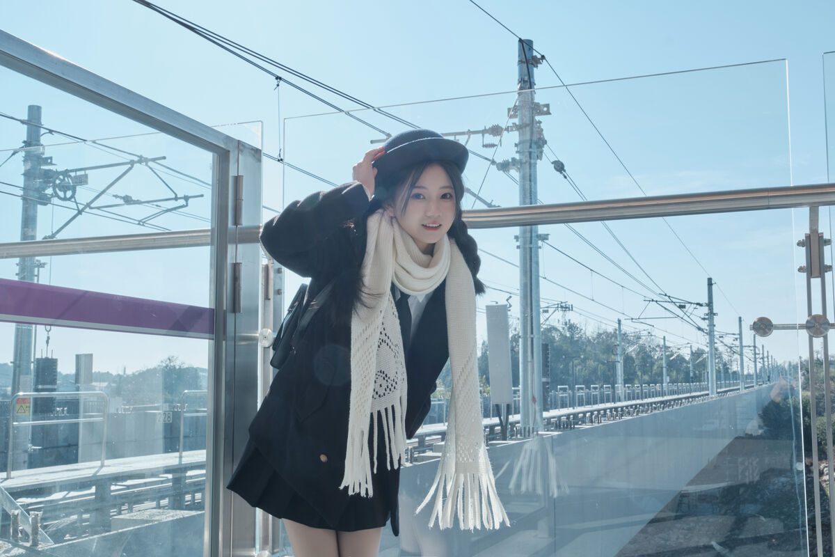 YiTuYu艺图语 Vol.8474 肉宋堡 (24P)