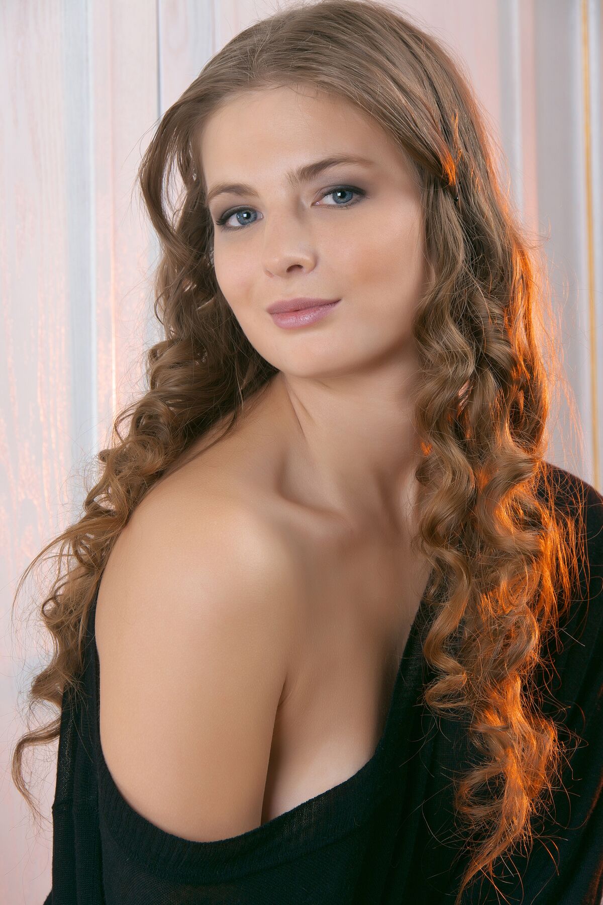 MetArt Kate E – Presenting Part01 (64P)