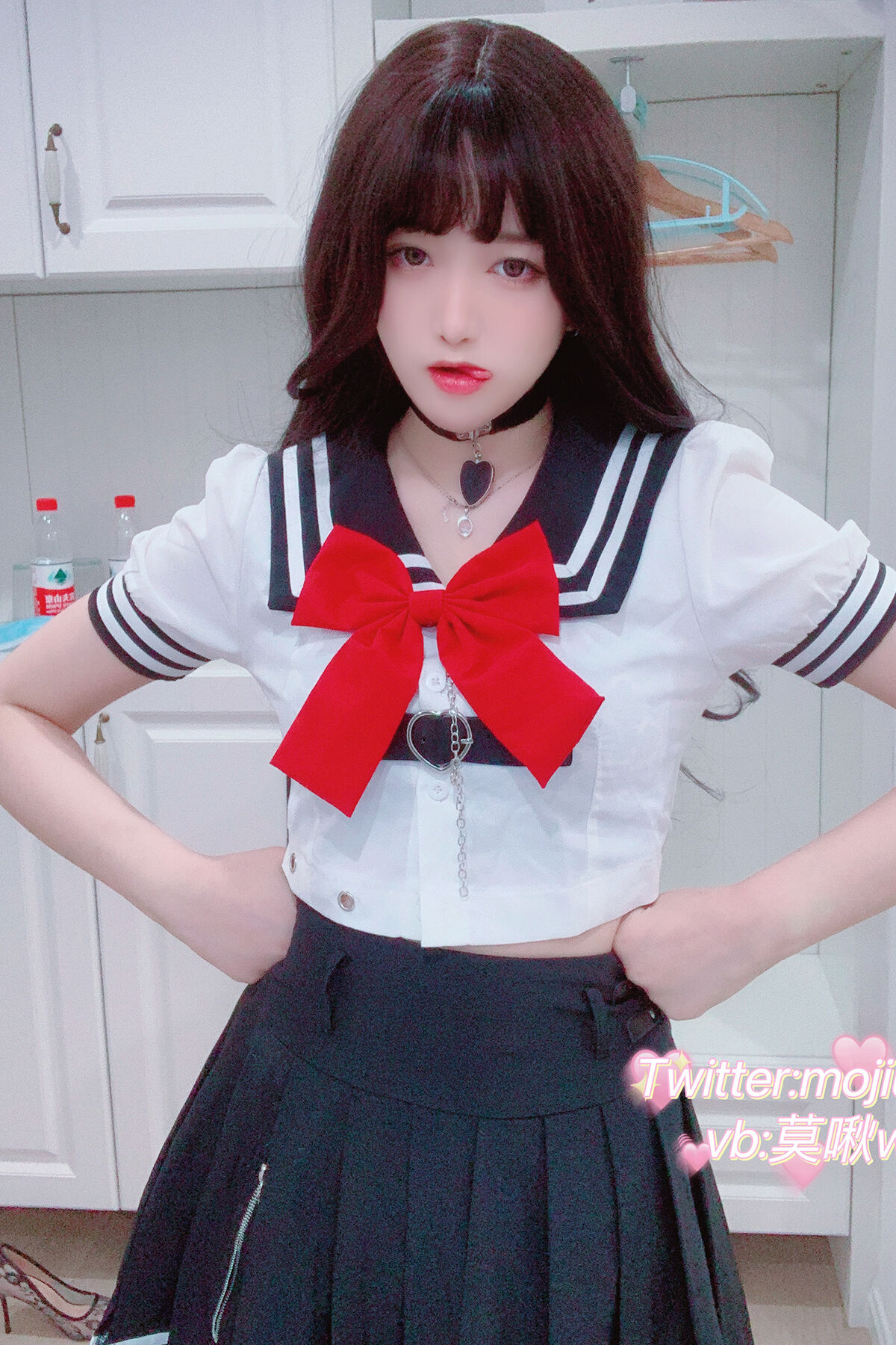 Coser@小青茗 – 露脸JK定制红色丝袜 (33P)