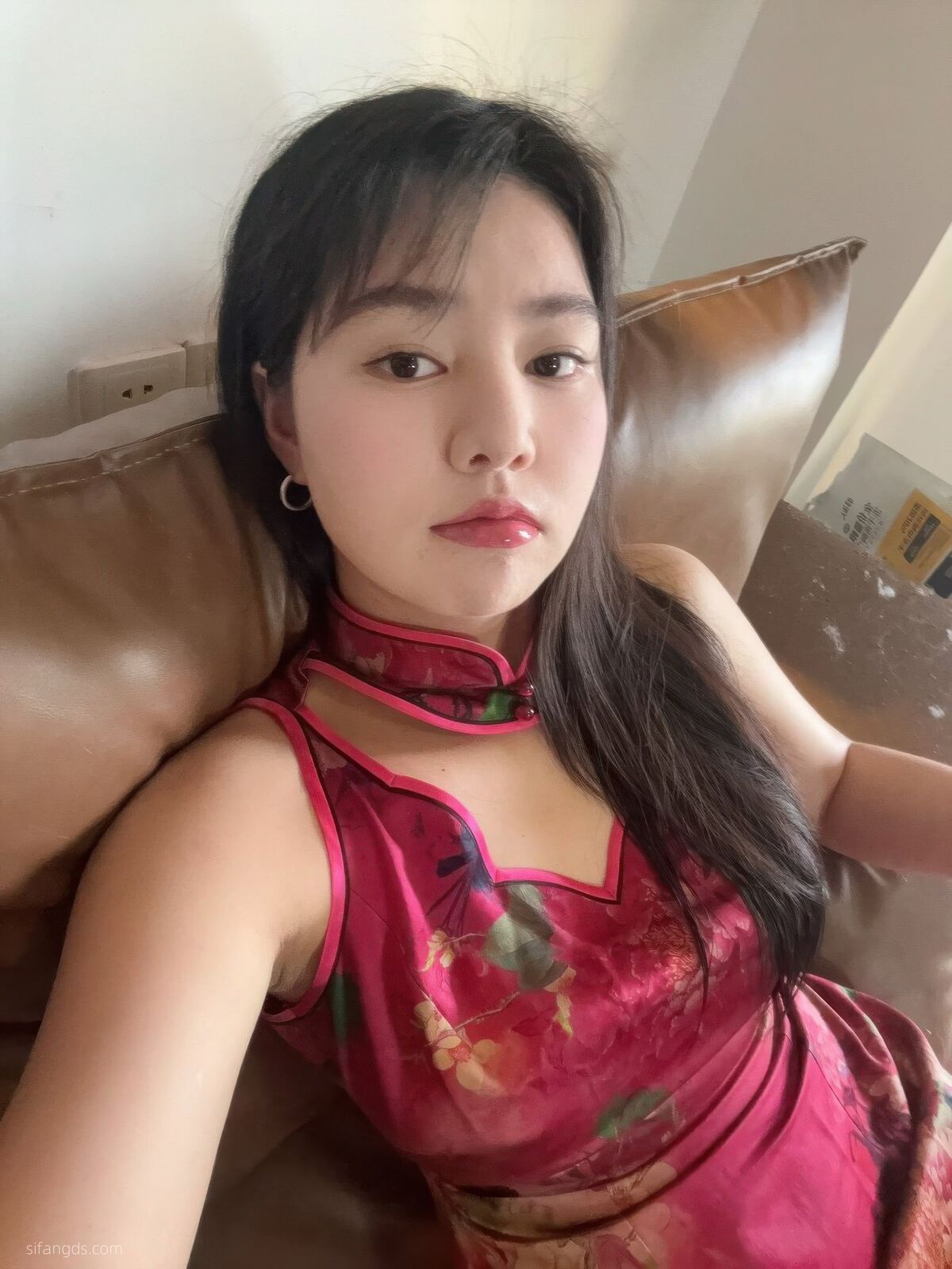 Sha Le Mei Xiao Cang Lao Shi 莎乐美小苍老师 – 网红外围 最新私密群门槛福利 Part01 (61P – 28V)