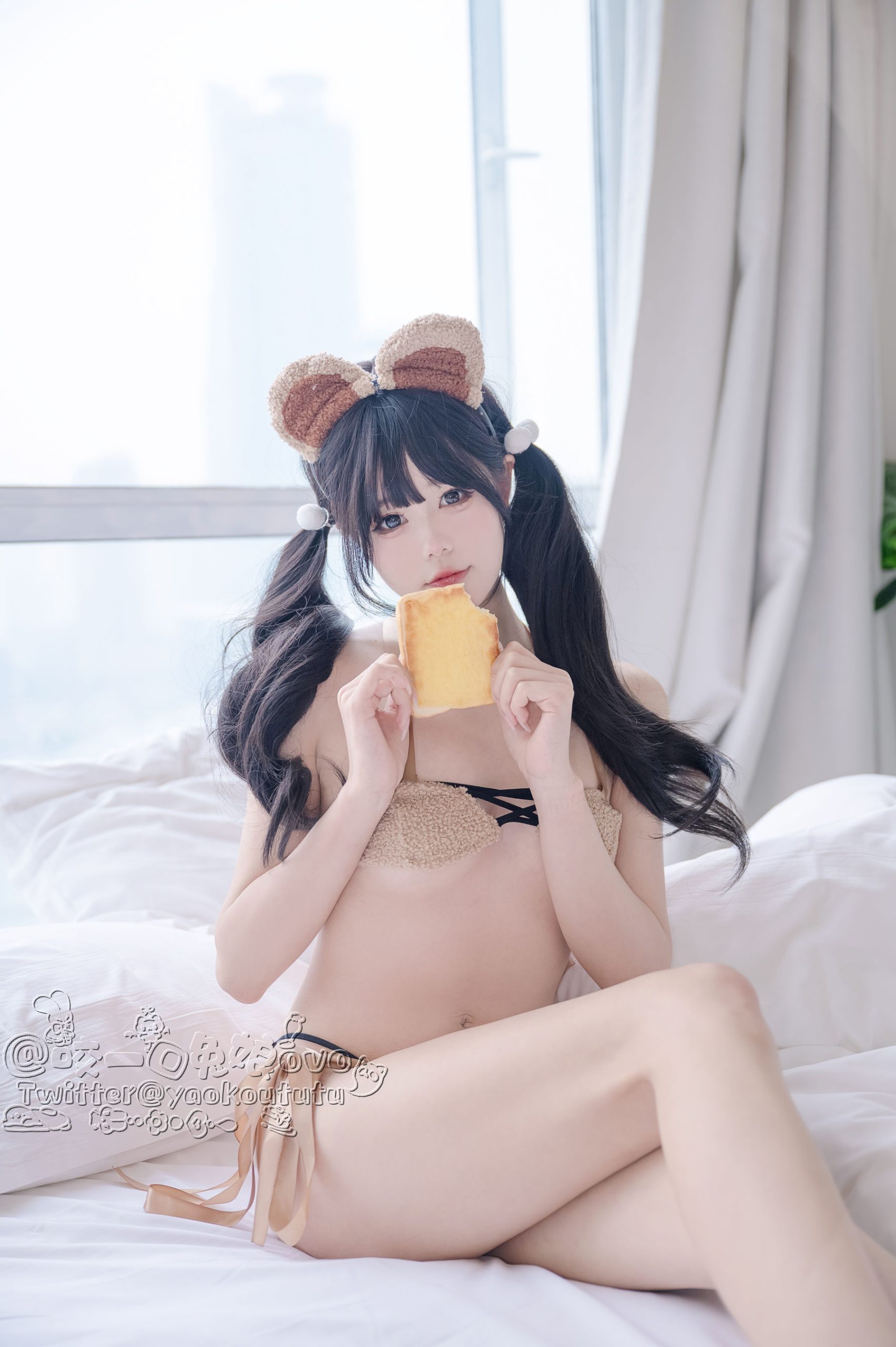 [福利COS] 咬一口兔娘 - 小熊睡衣