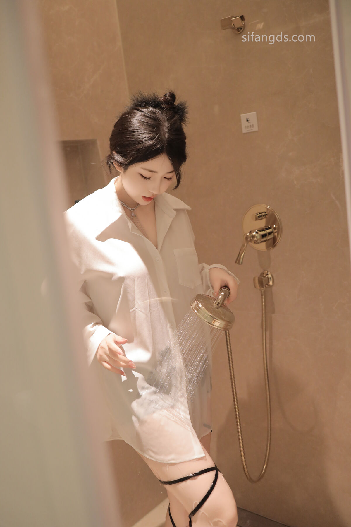 XR Uncensored Chen Xiao Hua 陈小花 – R18 秀人网模特 浴室中的激情 Part01 (47P – 8V)