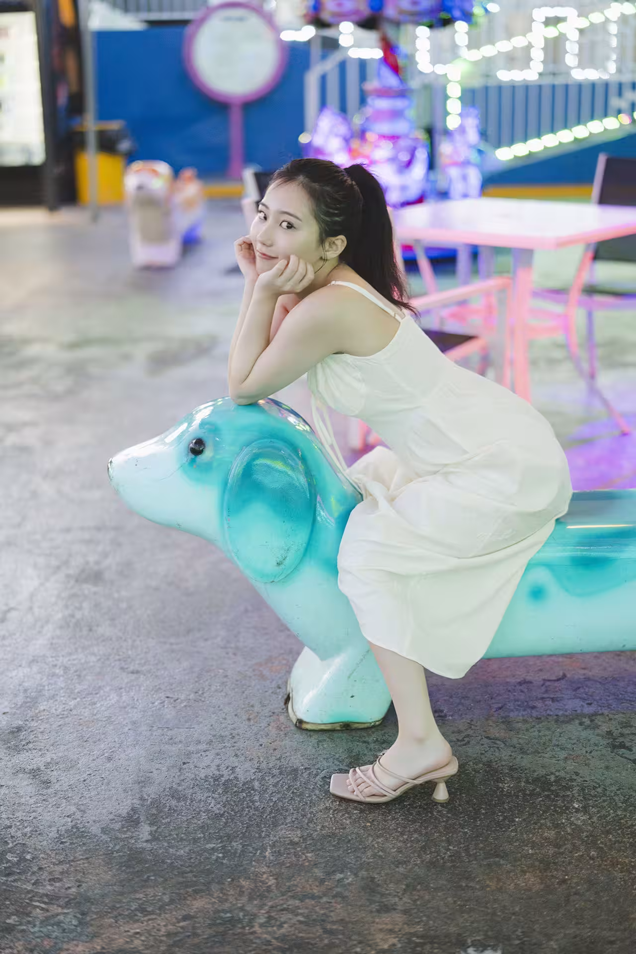 [田中美久] 胸前飽滿曲線 腰間纖細線條令人著迷 (26 Photos)