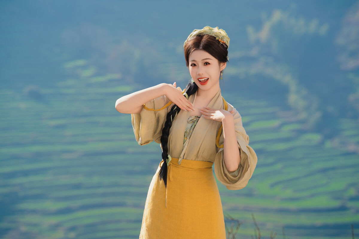 YiTuYu艺图语 Vol.8344 周婷 (16P)
