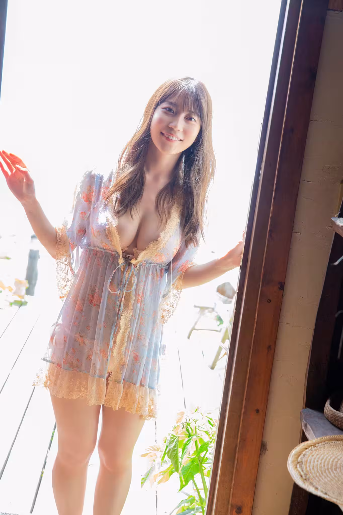 [伊織いお] 完美的胸型 讓人不禁想要靠近 (10 Photos)