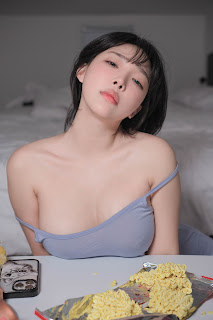 Kang In-kyung (강인경) – Girlfriend 2
